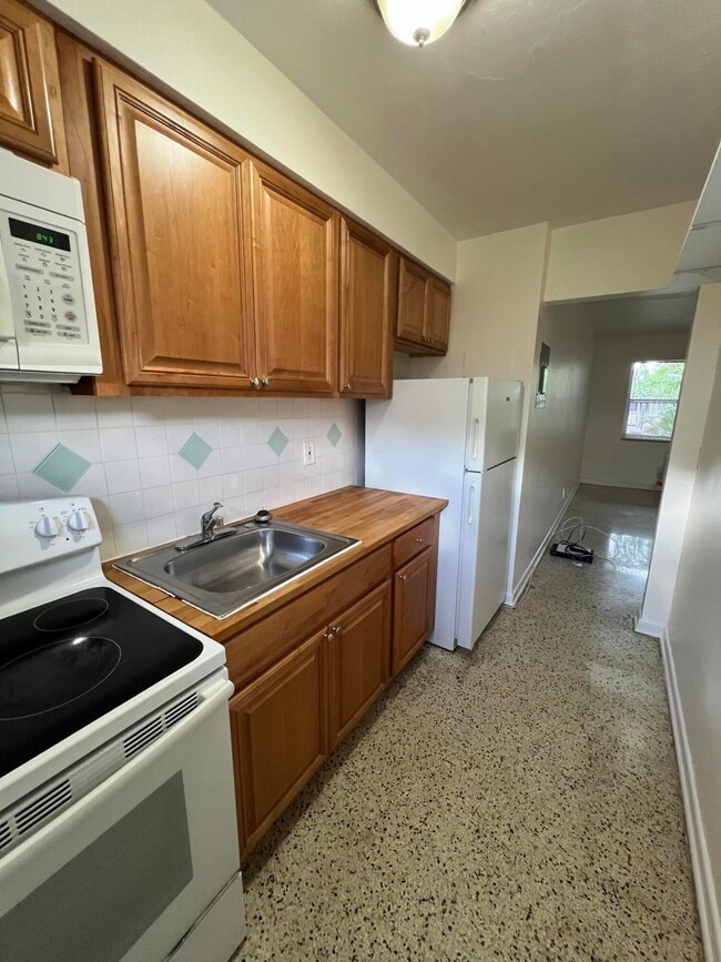 Building Photo - 311 Inlet Way
