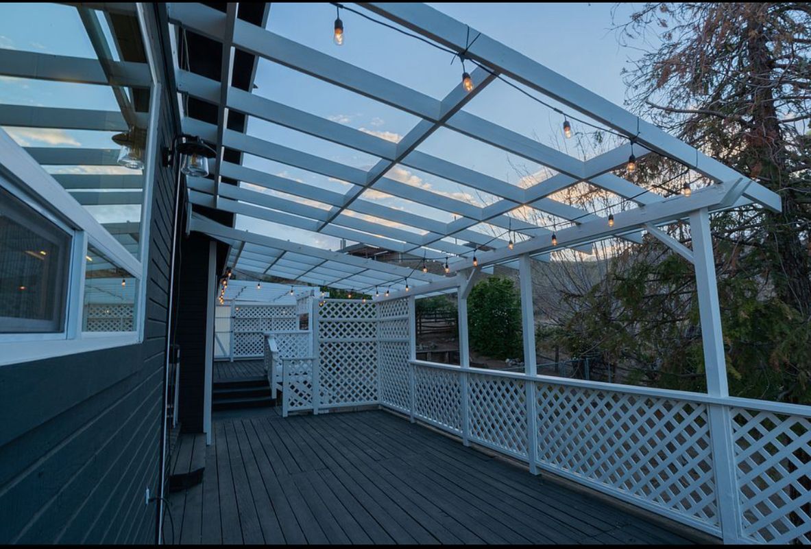 Building Photo - 20825 Crest Dr