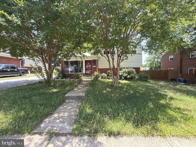 Building Photo - 98 S Iris St