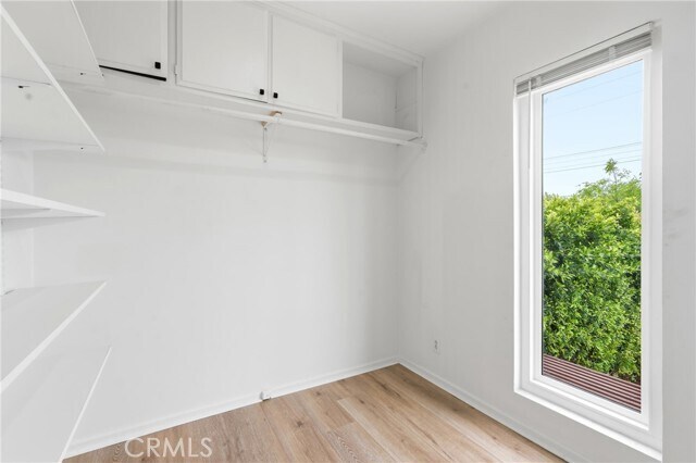 Building Photo - 6637 Balcom Ave