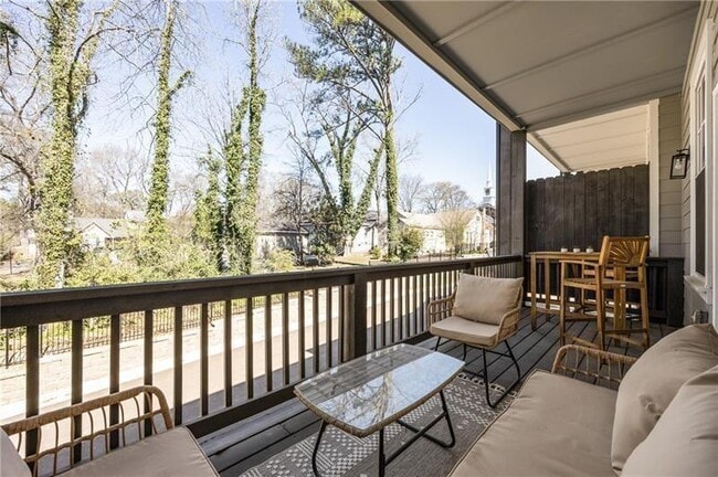 Building Photo - 3165 Dogwood Dr