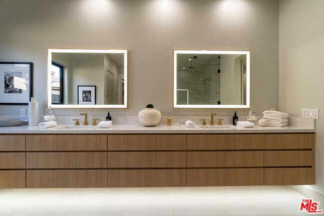 Building Photo - 286 Quadro Vecchio Dr