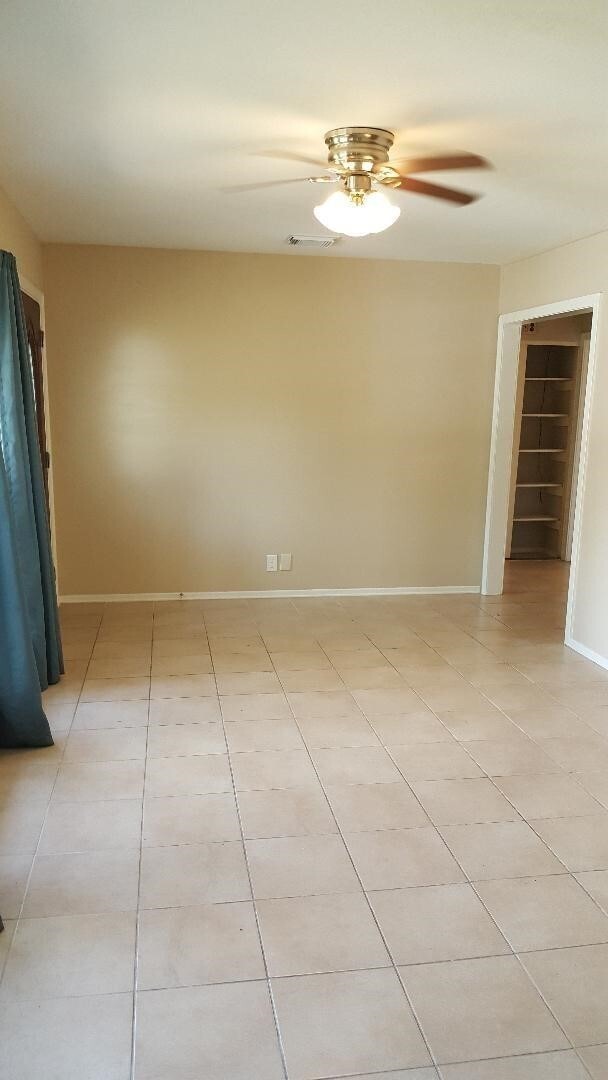Building Photo - 3221 McCrarey Dr