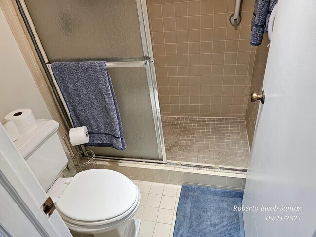 Building Photo - 23305 Barwood Ln N