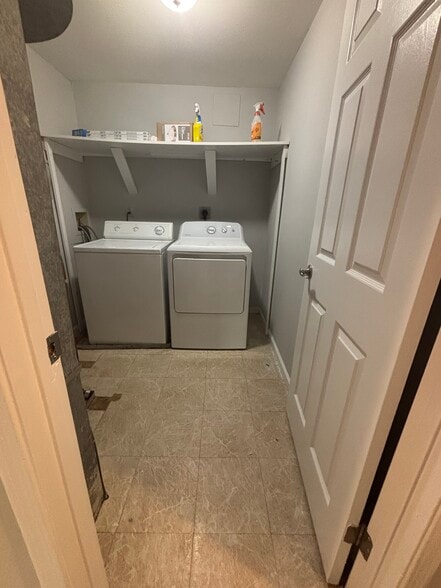 Building Photo - 13525 Demetrias Way