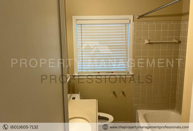 Building Photo - 1258 Deerfield Ln