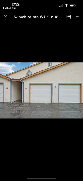 Building Photo - 984 Uri Ln