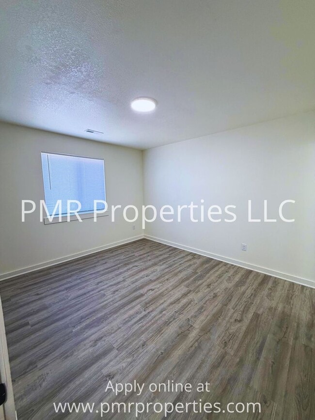 Building Photo - 909 S 15th St