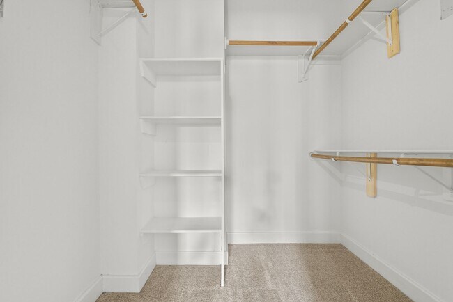 Building Photo - Charming 3-Bed, 2.5-Bath Home in the Heart of the Heights with Spacious Yard & Prime Location