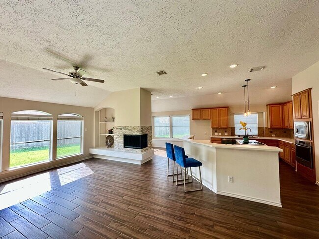 Building Photo - 5035 Chappel Hill Dr