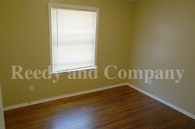 Building Photo - 1631 Gowan Dr