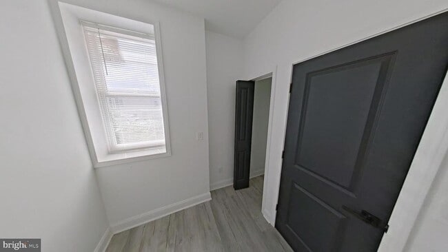 Building Photo - 3510 N Mascher St
