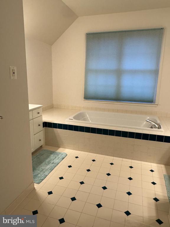 Building Photo - 10838 Welbury Ct