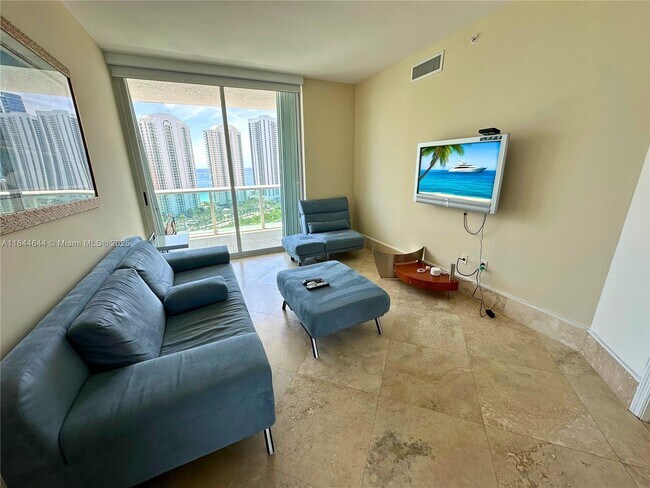 Building Photo - 16500 Collins Ave