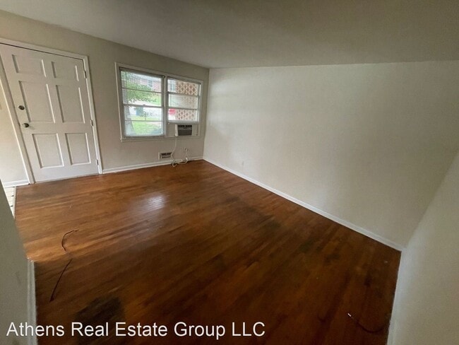 Building Photo - 2 br, 1 bath House - 355 Morton Avenue