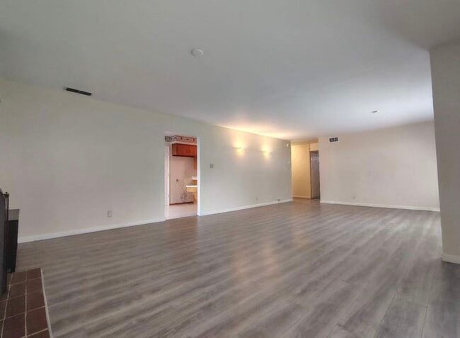 Building Photo - 4417 A Pkwy