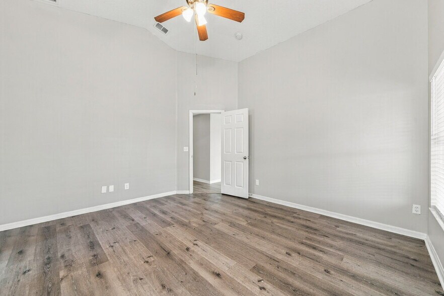 Building Photo - 3027 Eagle Crossing Dr