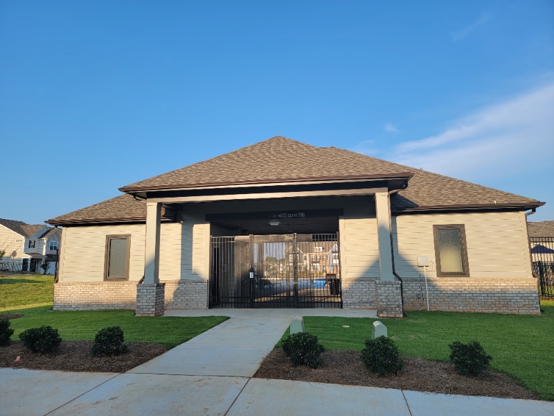 Building Photo - 15760 Country House St