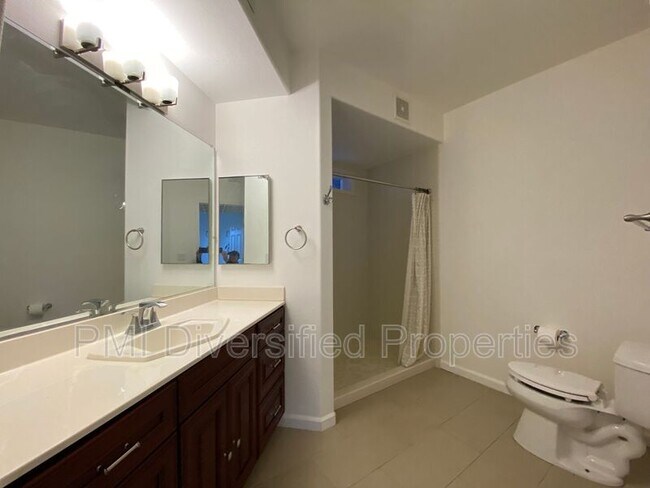 Building Photo - 1465 E Peckham Ln