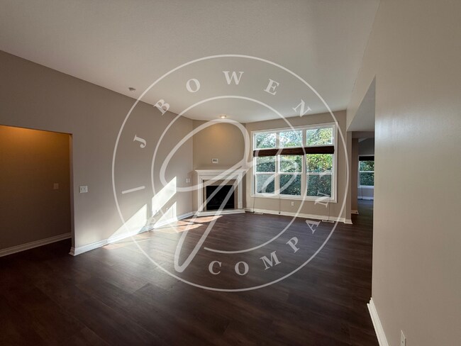 Building Photo - Beautiful  3-4 bedroom Sylvania Villa with...
