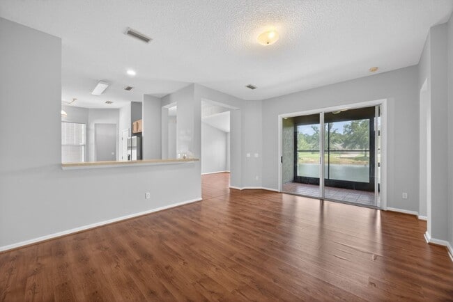 Building Photo - Eagle Harbor Townhome