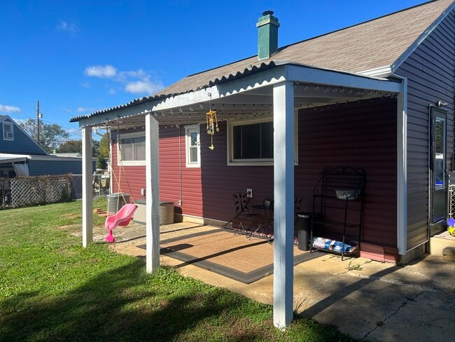 Building Photo - 207 Cumberland Dr