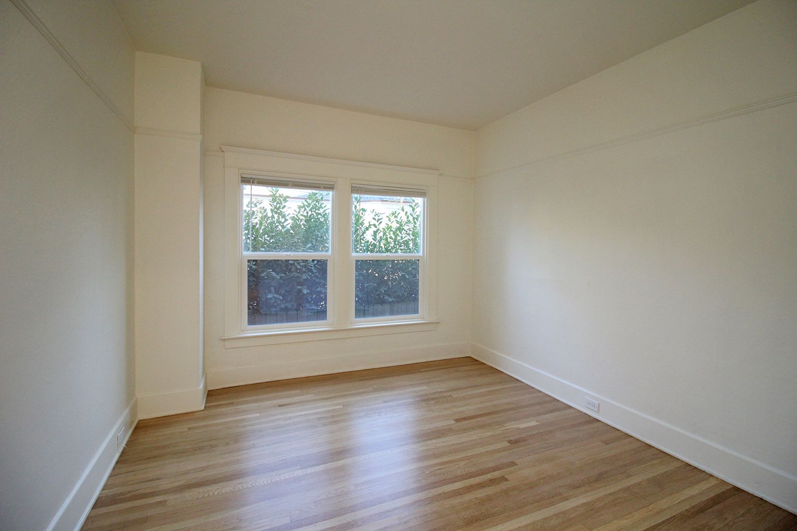 Building Photo - 2314 SW Vista Ave