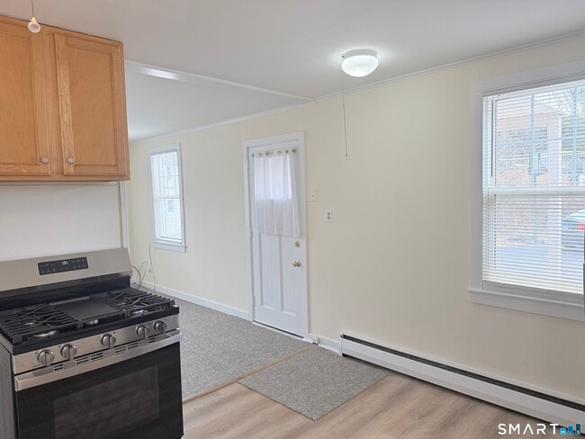 Building Photo - 53 Greenlawn Dr