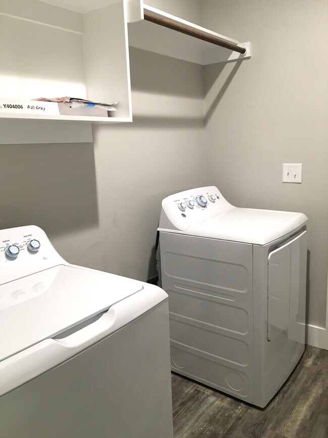 Building Photo - 709 W Woodard St