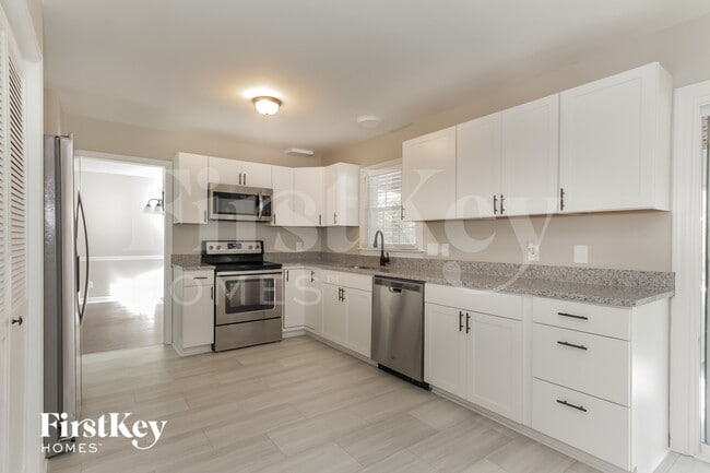 Building Photo - 10601 Parlor Rd