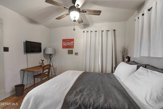 Building Photo - 2901 Grant Ave