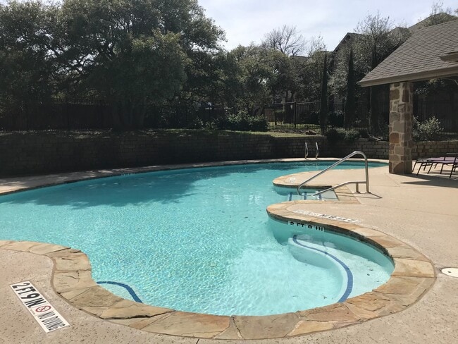 Building Photo - Beautiful home in the highly desirable nei...
