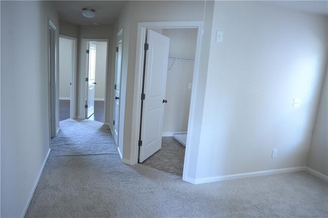 Building Photo - 776 Village Field Ct NW