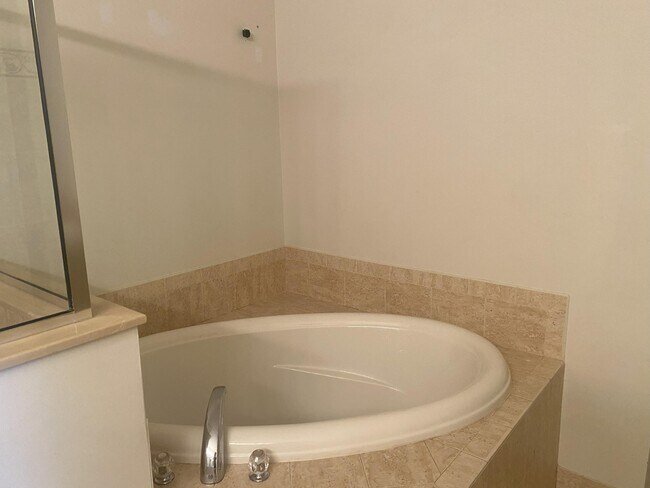 Building Photo - 906 Mariner Bay Blvd