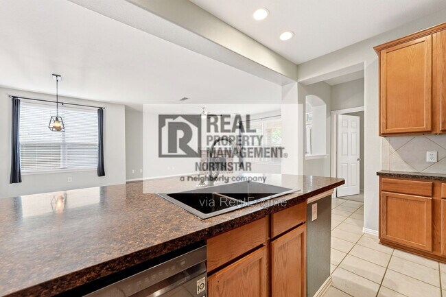 Building Photo - 405 Driftwood Ct