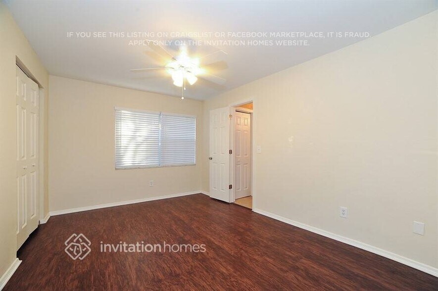 Building Photo - 3012 E Waters Ave