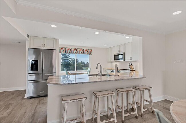 Building Photo - 9397 Midnight Pass Rd