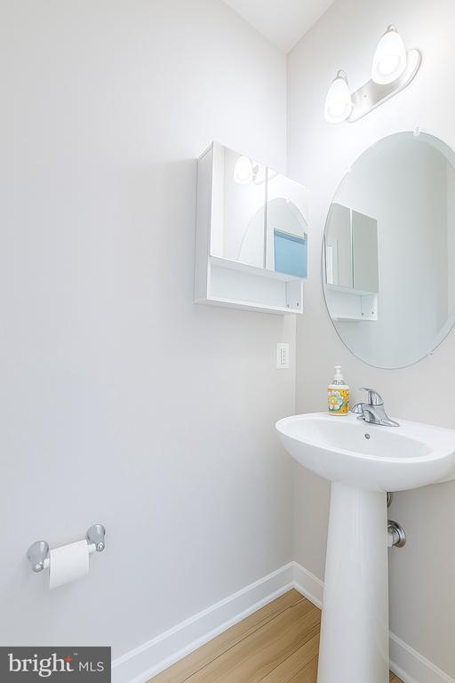 Building Photo - 8642 Satinwood Dr