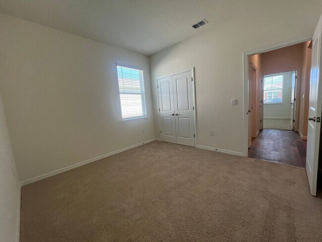 Building Photo - Desirable new build home in the Archers Mi...