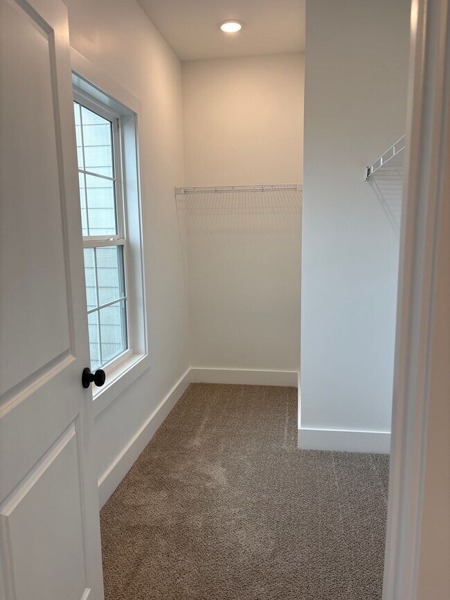 Building Photo - Beautiful New Construction Townhome in She...