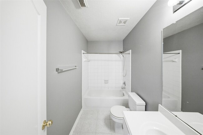 Building Photo - 2415 Mills Creek Dr