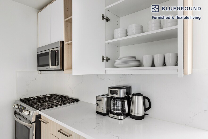 Building Photo - 101 W End Ave