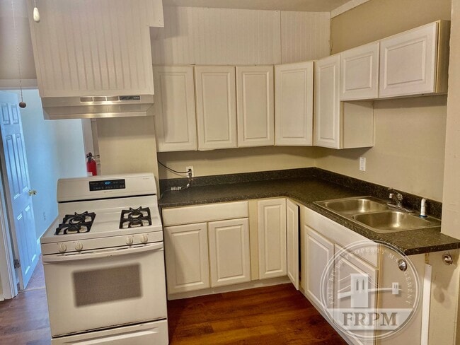 Building Photo - 92-94 Fisher St