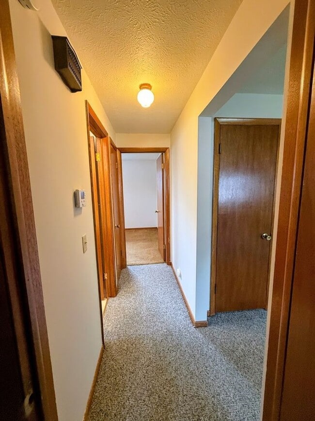 Building Photo - Two-bedroom one bathroom 1st level apartment for rent
