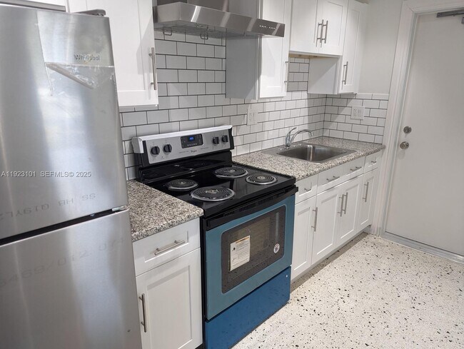 Building Photo - 3556 SW 13th Terrace