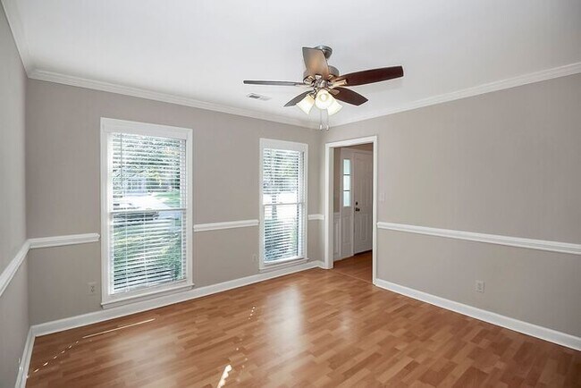 Building Photo - Well Maintained 4BD/2.5BA Home in the Cheshunt Community!