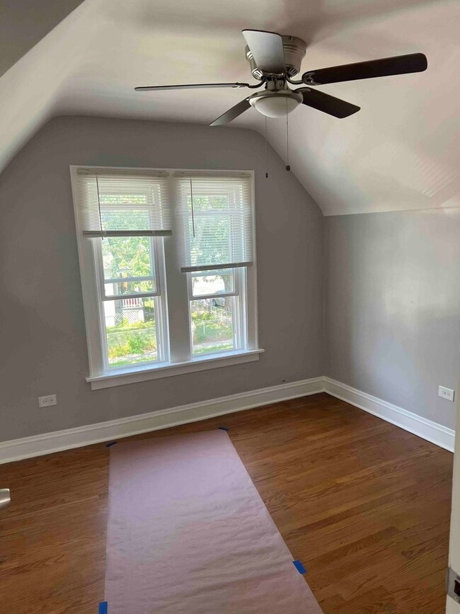 Building Photo - 10434 S Wentworth Ave