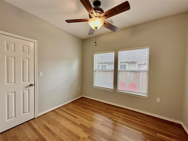 Building Photo - 112 Munford St