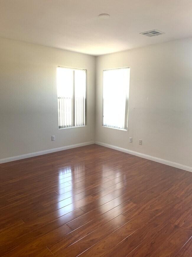 Building Photo - TWO STORY 4 BED 2.5 BATH HOME IN THE CACTUS SPRINGS GATED COMMUNITY