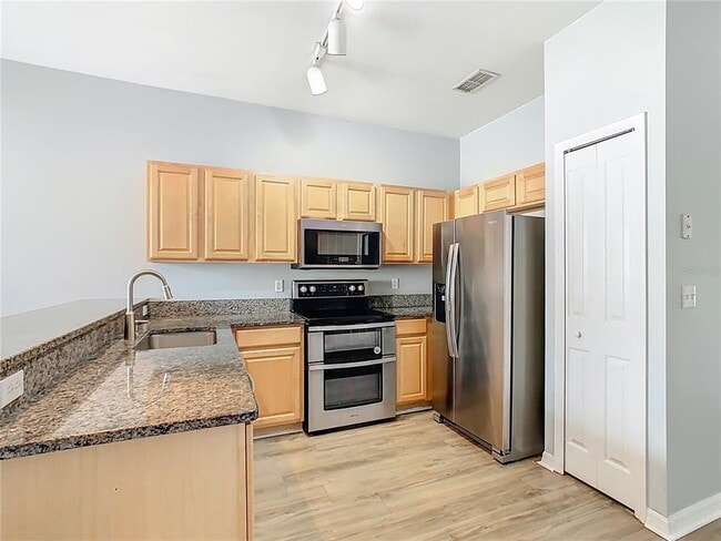 Building Photo - 2051 Winterset Dr